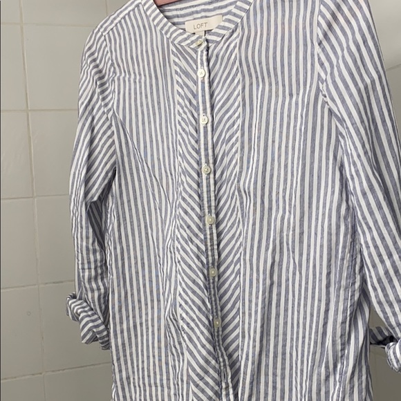 🔵Striped button down top - Picture 2 of 4